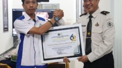 APRESIASI MITRA, BAPAS MAKASSAR SERAHKAN PIAGAM PENGHARGAAN USAI RAIH PRESTASI NASIONAL