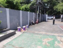 TINGKATKAN KENYAMANAN LAYANAN, BAPAS MAKASSAR MULAI PENGECATAN AREA HALAMAN KANTOR