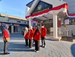 BENTUK DISIPLIN DAN KARAKTER, PESERTA MAGANG BAPAS MAKASSAR IKUTI LATIHAN BARIS BERBARIS